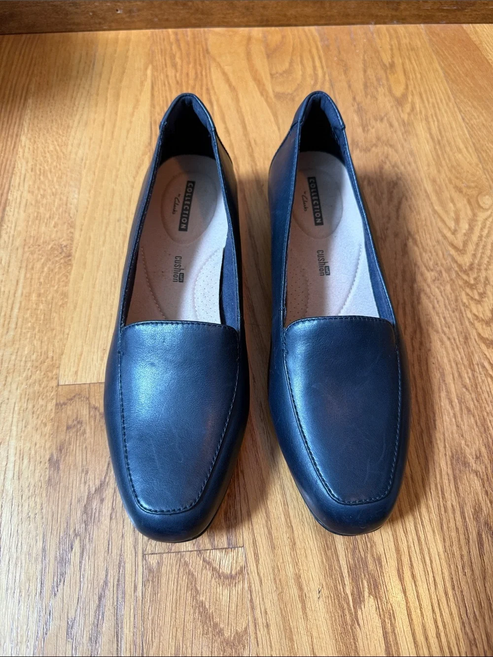 Clarks Joliet Lora Leather Loafers Navy Blue Comfort Slip On Women’s Size 9